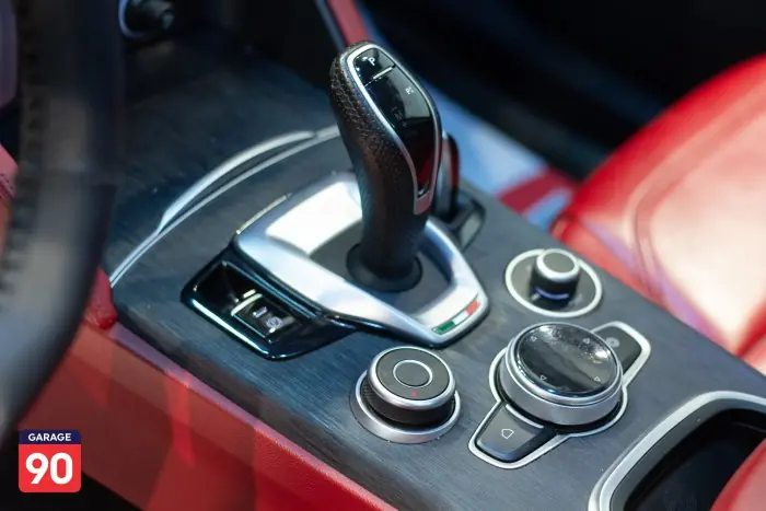 Alfa Romeo Stelvio 2021 - صورة 14