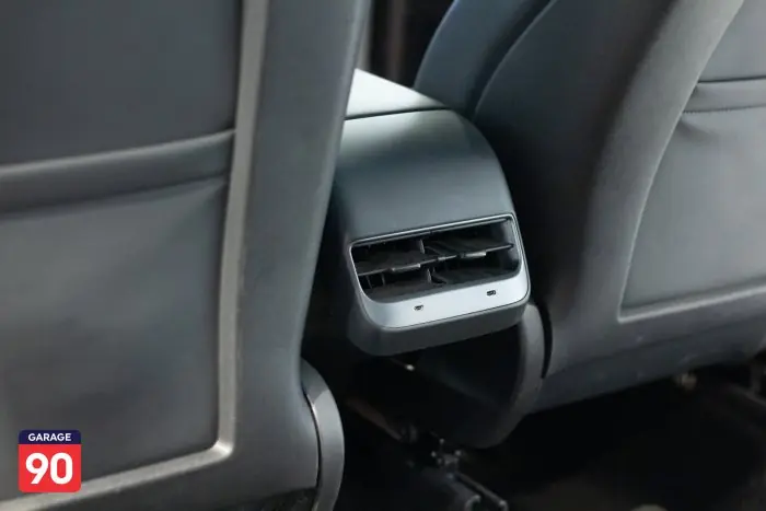 Tesla Model Y 2023 - صورة 18