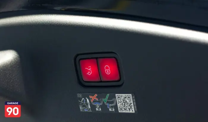 Mercedes-Benz CLE300 2024 - صورة 16