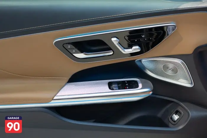 Mercedes-Benz CLE300 2024 - صورة 17