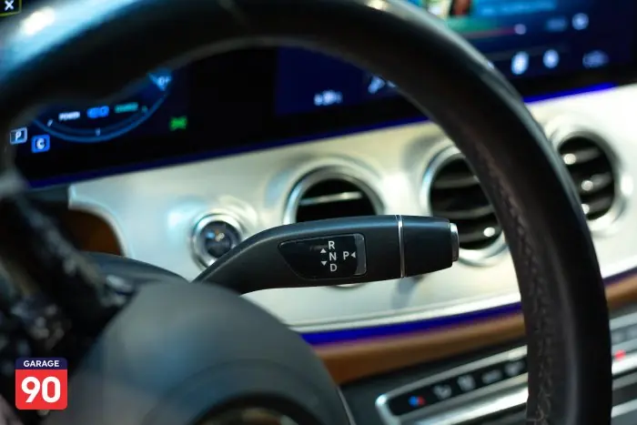 Mercedes-Benz E200 2021 - صورة 14
