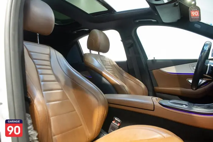 Mercedes-Benz E200 2021 - صورة 19