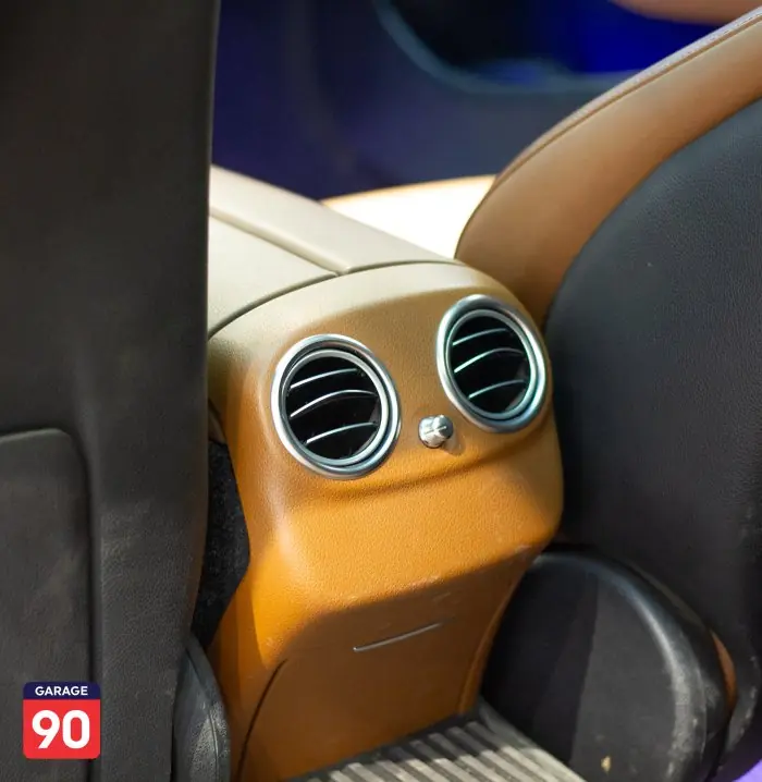 Mercedes-Benz E200 2021 - صورة 18