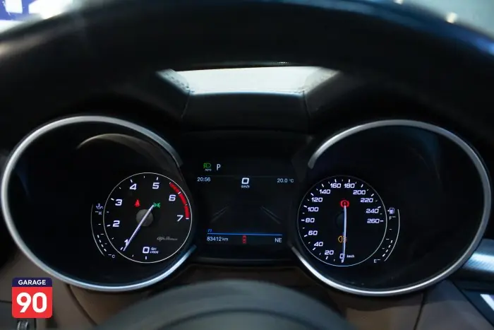 Alfa Romeo Stelvio 2021 - صورة 12