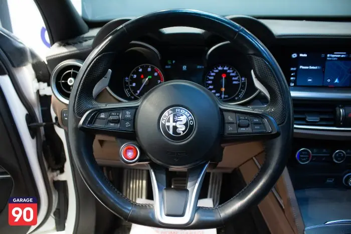Alfa Romeo Stelvio 2021 - صورة 13