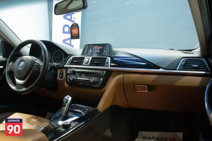 bmw 318i 2016 - صورة 14