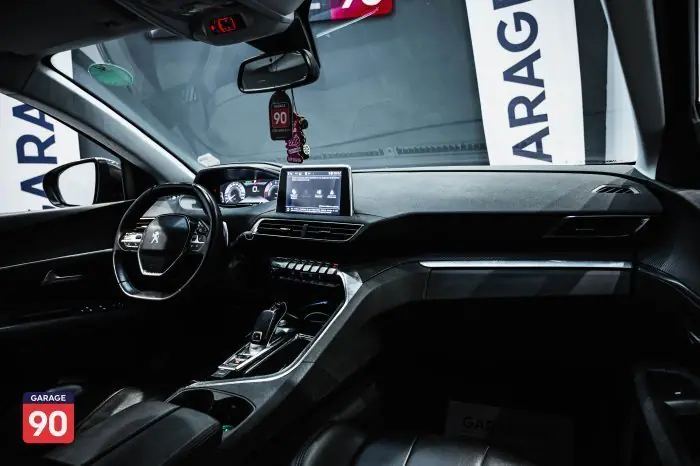 Peugeot 3008 2021 - صورة 11