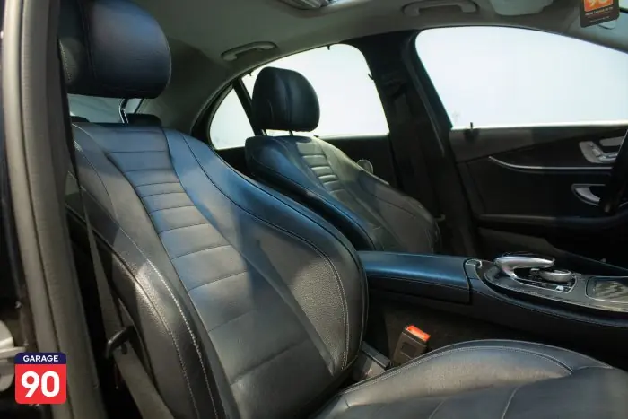 Mercedes-Benz E200 2020 - صورة 19
