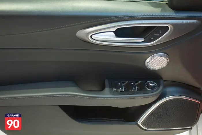 Alfa Romeo Giulia 2022 - صورة 17