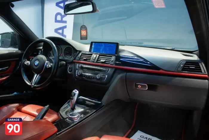 bmw 320i 2015 - صورة 11