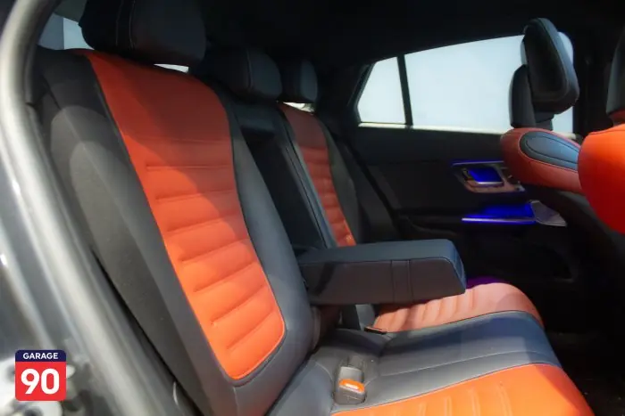 Mercedes-Benz GLC300 2024 - صورة 20