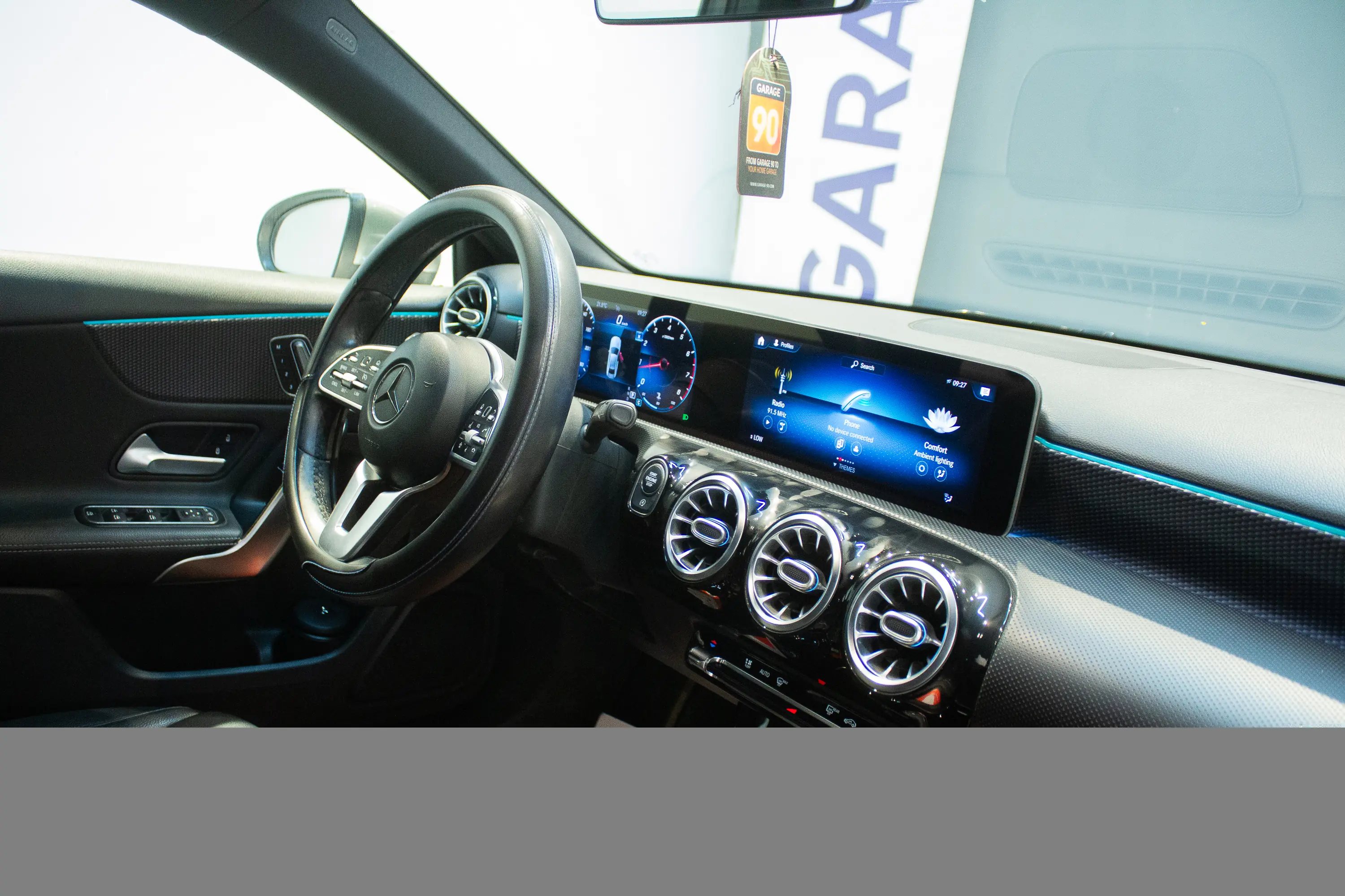 Mercedes-Benz A200 2020 - صورة 10