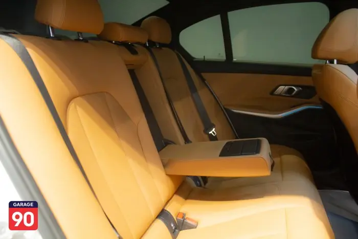 bmw 320i 2024 - صورة 20