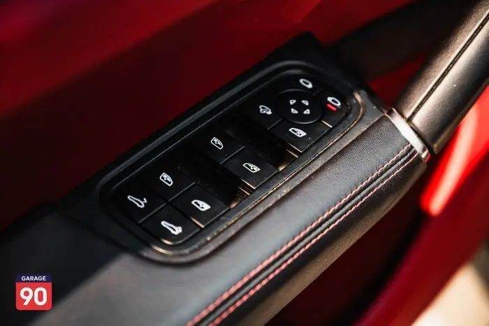 Porsche Cayenne 2023 - صورة 19