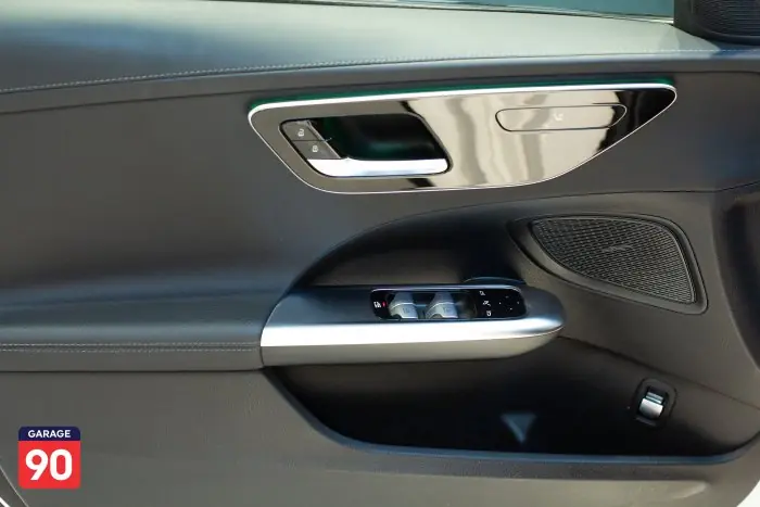 Mercedes-Benz C180 2023 - صورة 17