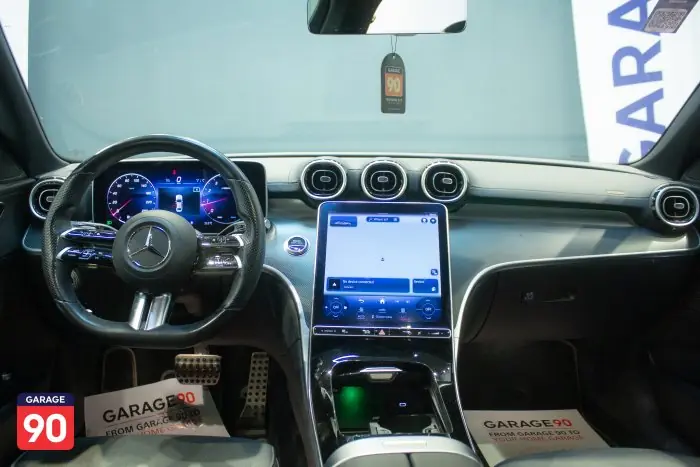 Mercedes-Benz C180 2023 - صورة 12