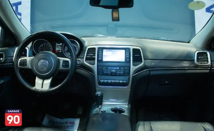 Jeep Grand Cherokee 2012 - صورة 12