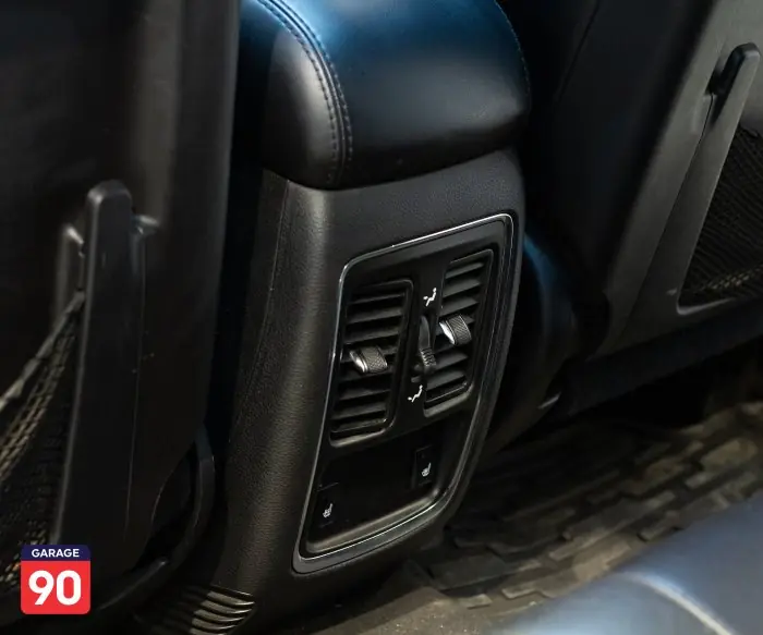 Jeep Grand Cherokee 2012 - صورة 16
