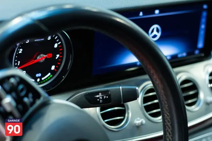 Mercedes-Benz E200 2020 - صورة 17