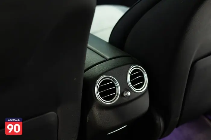 Mercedes-Benz E200 2020 - صورة 16
