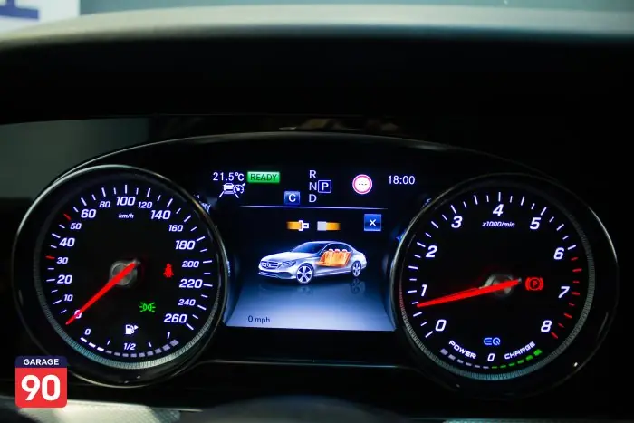 Mercedes-Benz E200 2020 - صورة 15