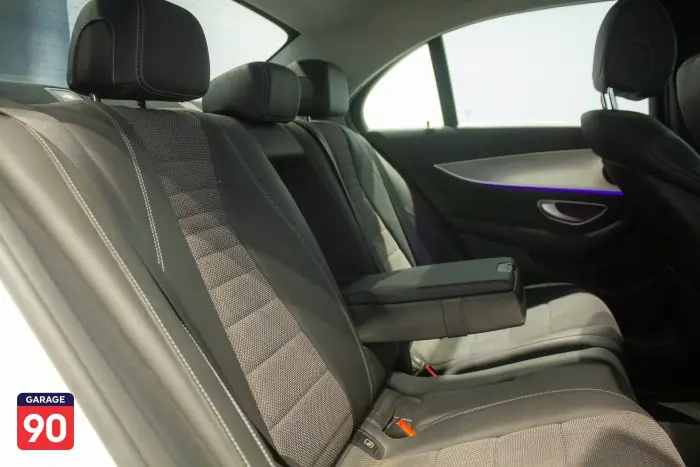 Mercedes-Benz E200 2020 - صورة 20