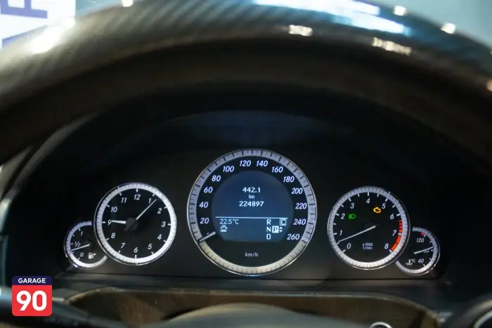 Mercedes-Benz E300 2010 - صورة 13