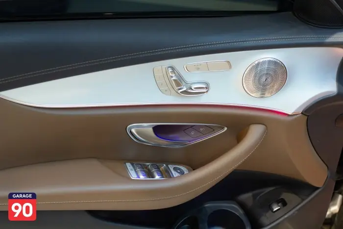 Mercedes-Benz E200 2021 - صورة 17
