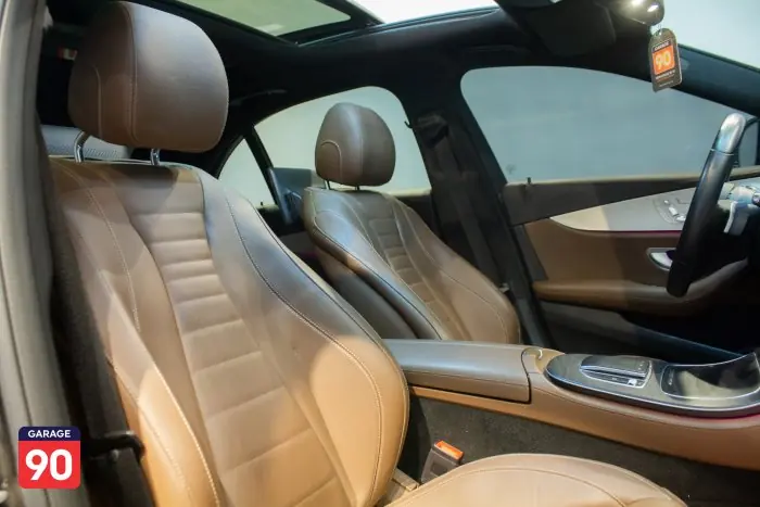 Mercedes-Benz E200 2021 - صورة 19