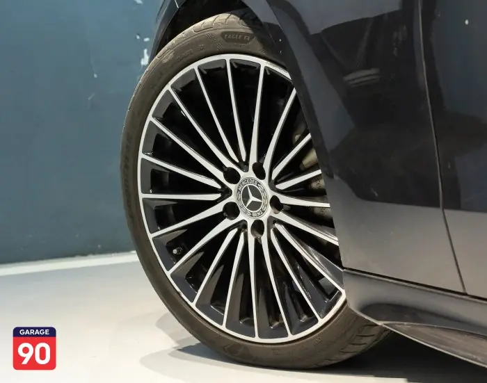 Mercedes-Benz C200 2023 - صورة 7