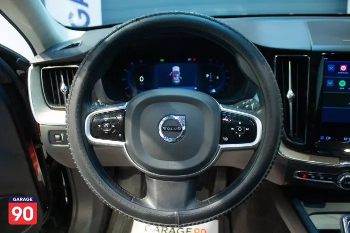 Volvo XC60 2022 - صورة 14