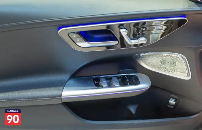 Mercedes-Benz C200 2022 - صورة 18