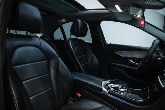 Mercedes-Benz C180 2019 - صورة 15
