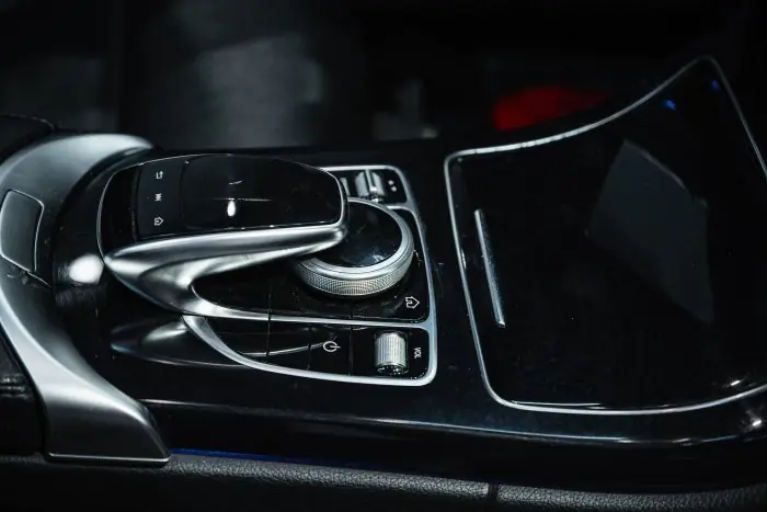 Mercedes-Benz C180 2019 - صورة 12