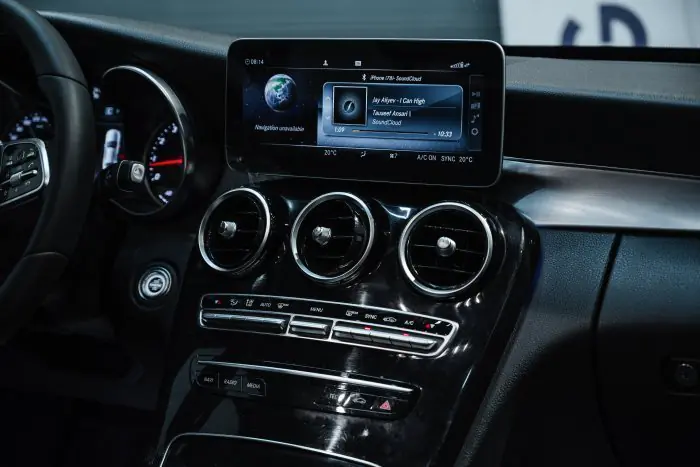 Mercedes-Benz C180 2019 - صورة 11