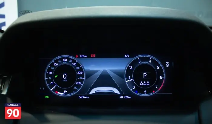 Land Rover Discovery S Dynamic Wakeel 2020 - صورة 13