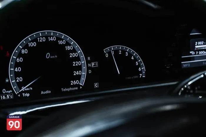 Mercedes-Benz  2010 - صورة 13
