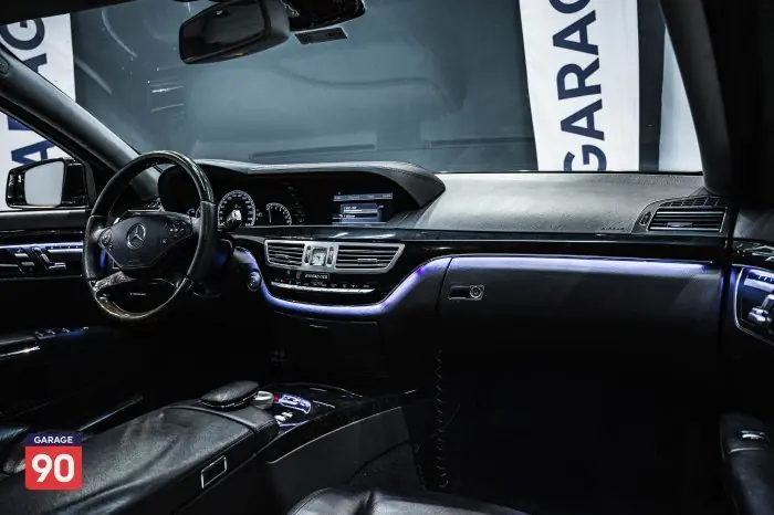 Mercedes-Benz  2010 - صورة 12