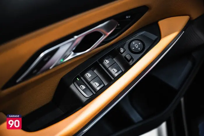 bmw 320i 2023 - صورة 19