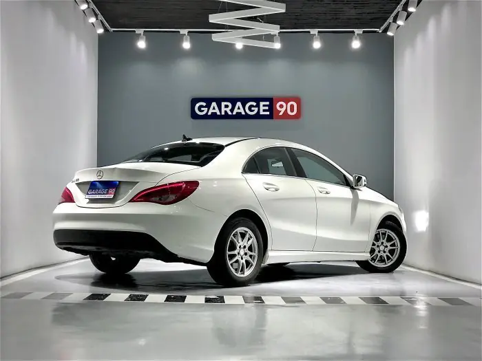 Mercedes-Benz  2015 - صورة 11