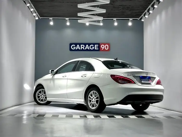 Mercedes-Benz  2015 - صورة 10
