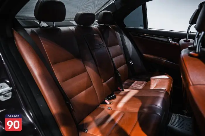 Mercedes-Benz  2011 - صورة 19