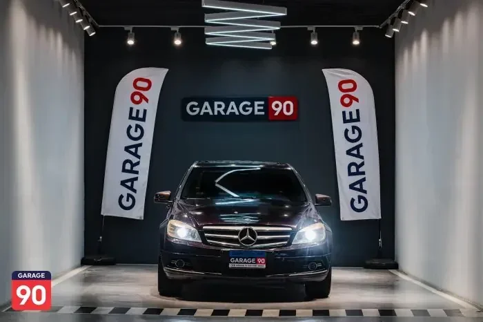 Mercedes-Benz  2011