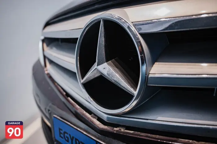 Mercedes-Benz  2011 - صورة 8