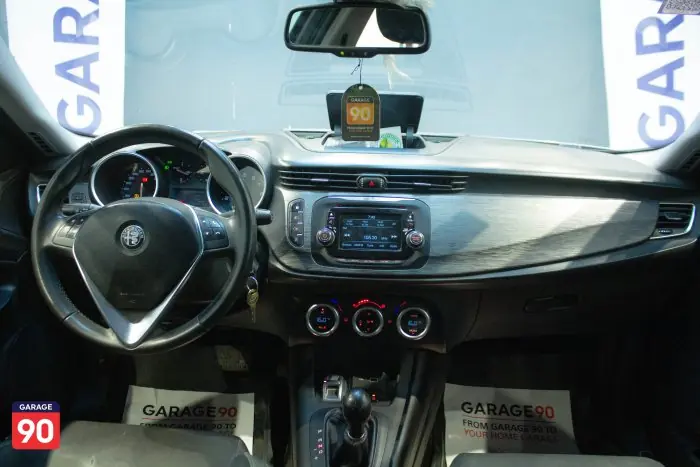 Alfa Romeo Giulietta Wakeel 2020 - صورة 10