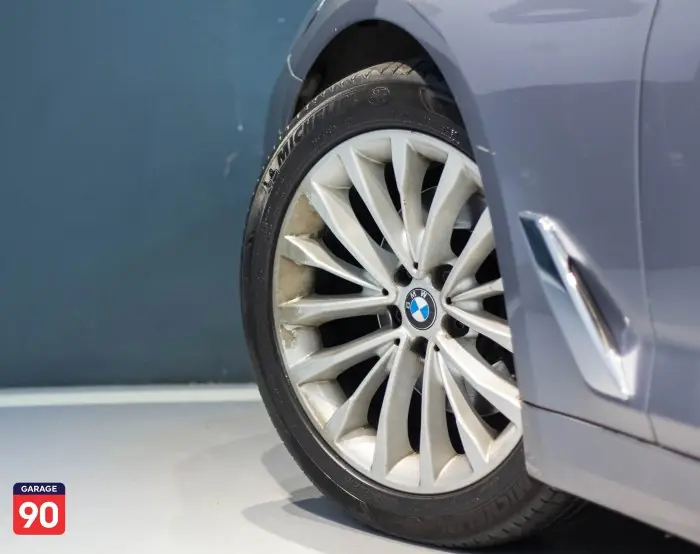 bmw 520i 2019 - صورة 9