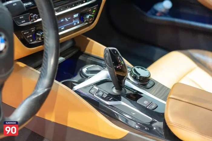 bmw 520i 2019 - صورة 16