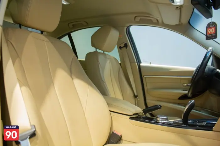 bmw 318i 2018 - صورة 19