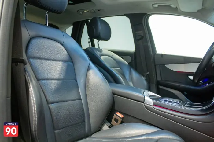 Mercedes-Benz GLC200 2021 - صورة 19