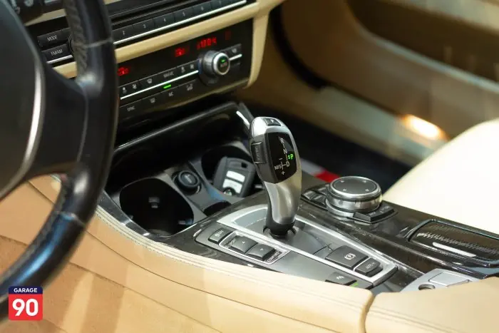 bmw 520 2017 - صورة 15